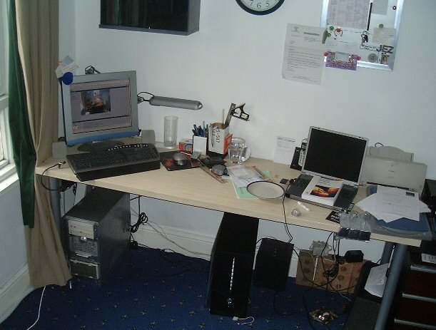 ./desk2006-05-10b.jpg